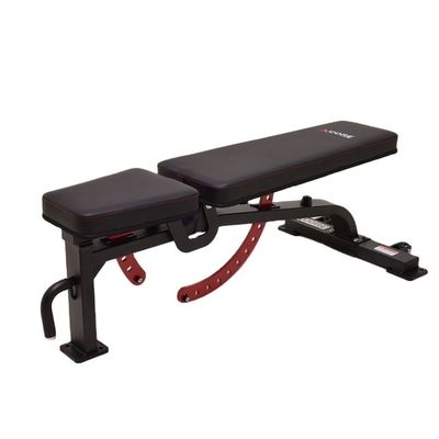 Equipamento de exercício de banco sentado com estrutura metálica e encosto ajustável vermelho