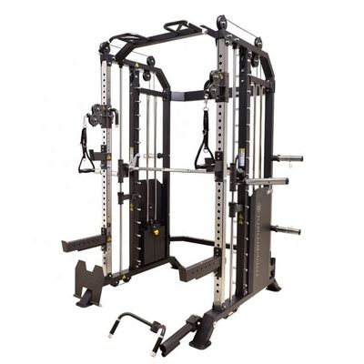 Máquina de treinamento de força do ginásio para exercícios de treino e musculação
